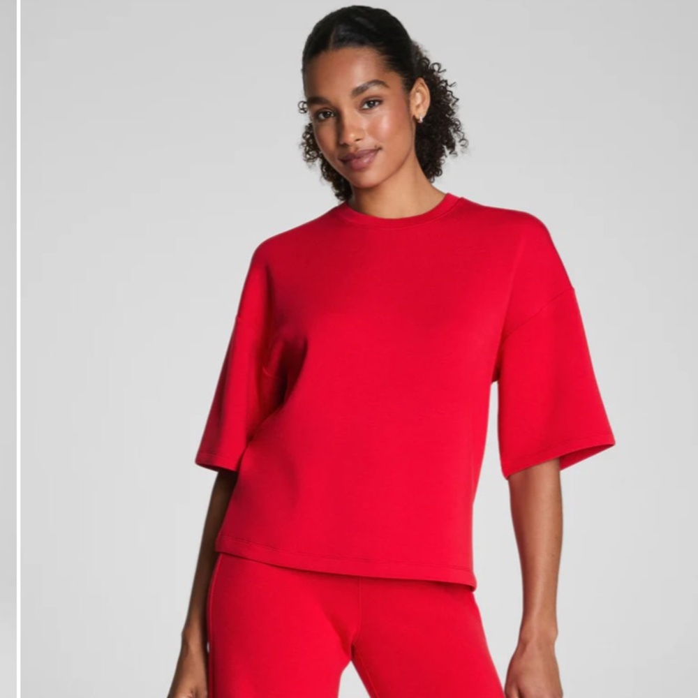 SPANX AirEssentials®
Relaxed Tee - Picture 3 of 8